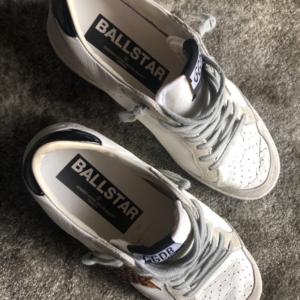 Sneakers